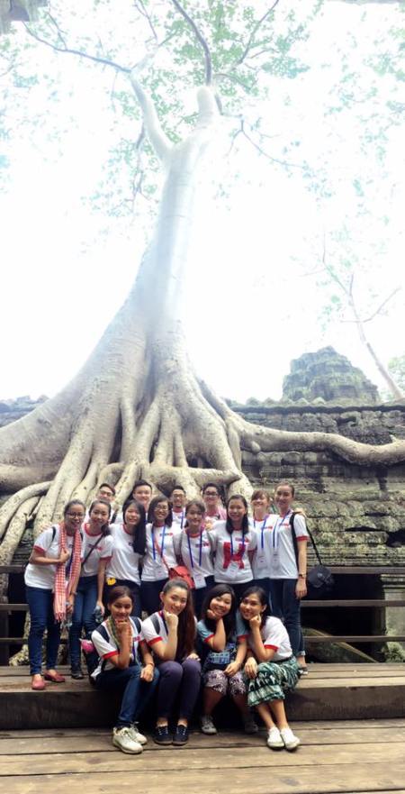 Singaporean and Cambodian delegates